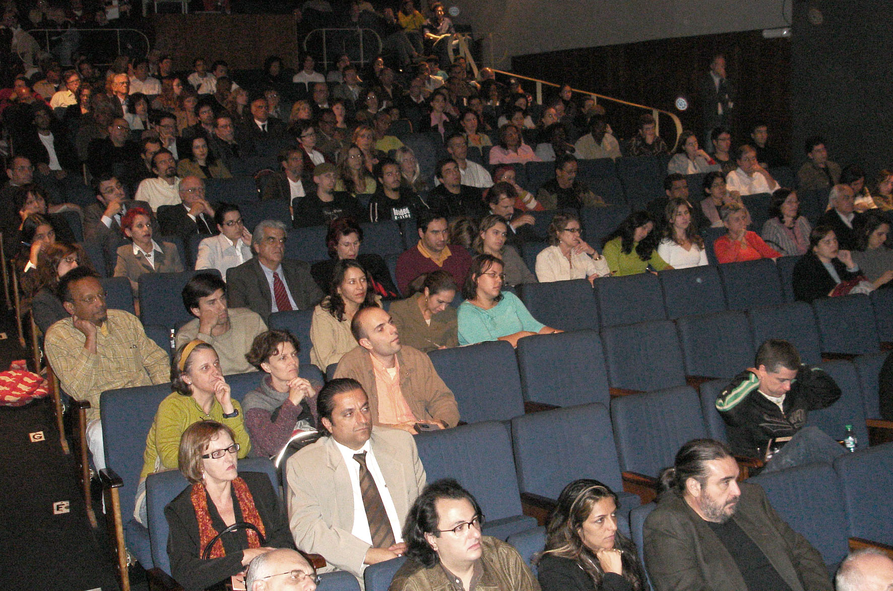 Debate realizado no Teatro Augusta<a style='float:right;color:#ccc' href='https://www3.al.sp.gov.br/repositorio/noticia/03-2008/JARDIM INCENTIVO 2.jpg' target=_blank><i class='bi bi-zoom-in'></i> Clique para ver a imagem </a>
